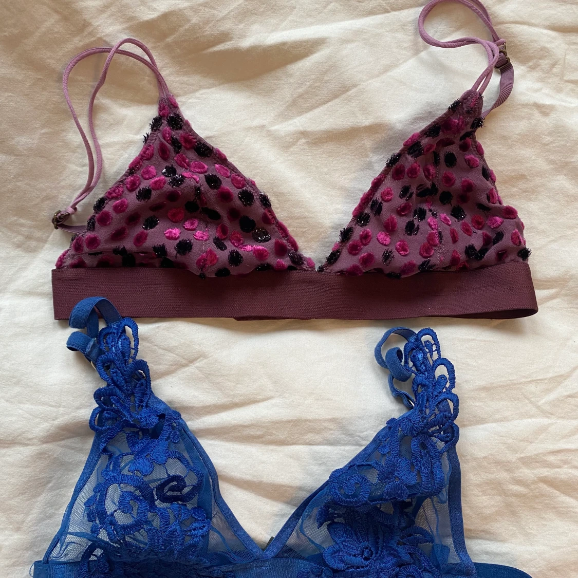 Två supersöt bralette i storlek S