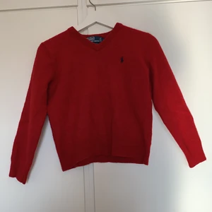 Tröja  - Ralph lauren tröja stl XL men har krympt i tvätten så passar xs. Jättefint skick och jätte fin på 
