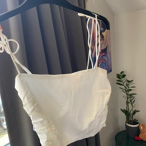 Silkes topp från zara, storlek XS - Aldrig använd