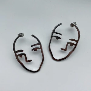 Silvriga örhängen - Super fina silvriga örhängen🤍 