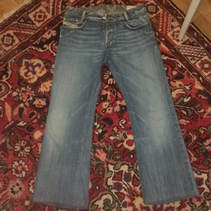 Diesel Y2k low-waist flare jeans  - Superbra skick 