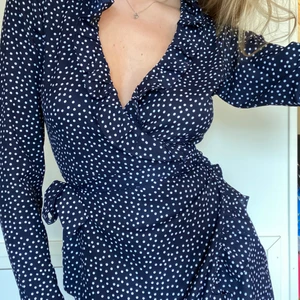 Prickig klänning  - Oanvänd 