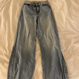 Jeans - Säljer ett par jeans som jag har växt ur, storlek s🤩70kr + frakt 