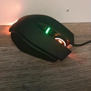 Gaming mus - En gaming mus som byter färg, har ni några frågor kan ni ställa dom