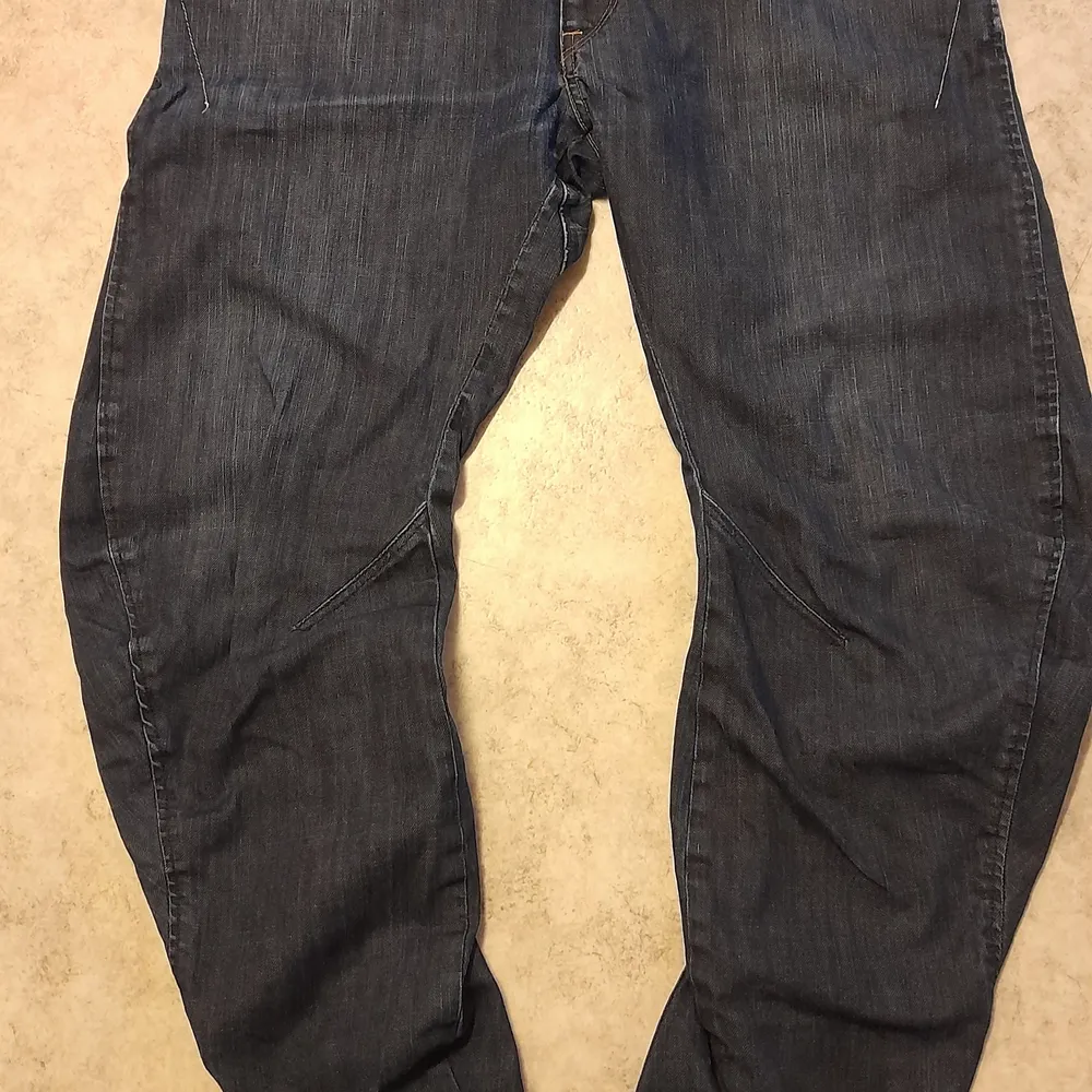 Ett par G-star Raw twisted jeans. Street look och extremt sköna. Inga defekter. Vanligtvis slitage. Se bilder och avgör.. Jeans & Byxor.