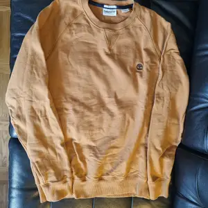 Timberland sweater Size M , burnt orange color, worn a few times(4) 