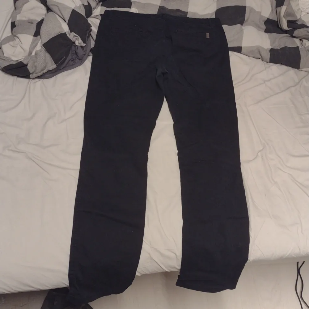 Black chinos size xxl from lager157. Barely used. Nice for matching basically any outfit! . Jeans & Byxor.