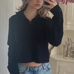 Brandy Melville tröja  - Rensar ur min garderob ock säljer detta plagg då jag har nästan dubbletter. 