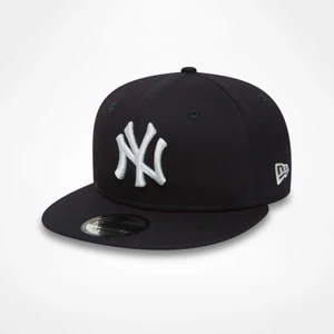 Yankees keps SÖKES - Jag söker en yankees keps, svart, inte för dyr. Kontakta mig om du kan sälja för ett rimligt pris