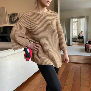 FilippaK stickad tröja  - Jättefin och mysig stickad tröja från FilippaK, nästan aldrig använd☺️ står storlek S men passar även M! 