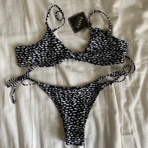 Oanvänd bikini zaful strl s - Jättegullig oanvänd bikini från zaful, säljer då den inte passade! Spårbar frakt 49kr, vanlig 24kr❣️ Säljer även två andra zaful bikinis⚡️