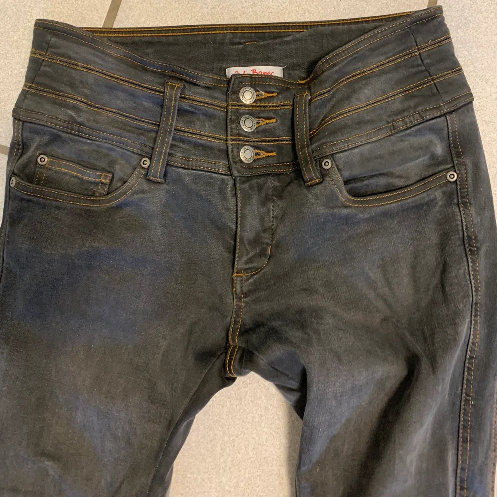Sjukt Clean Japanese type jeans med as nice details. Jeans & Byxor.