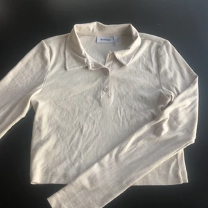 Tröja från Weekday - Väldigt fin tröja från Weekday. Frakt tillkommer. Skriv till mig privat om du är intresserad :)