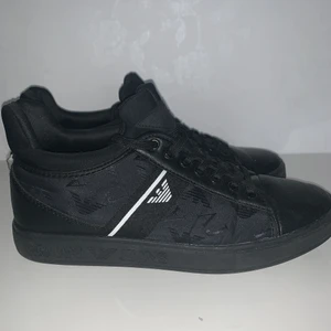 Armani skor - Säljer dessa Armani skor i storlek 40