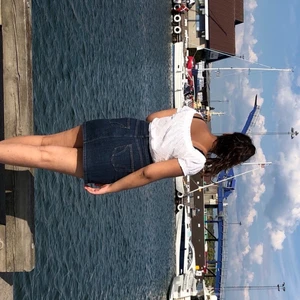 Topp från hm  - Fick den i födelsedagspresent av min moster och vågade inte erkänna att den var för liten så nu några år senare säljer jag den 