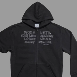 one of one - Helt ny, fortfarande i plasten, stl M. Bud 1500 köp direkt för 2000