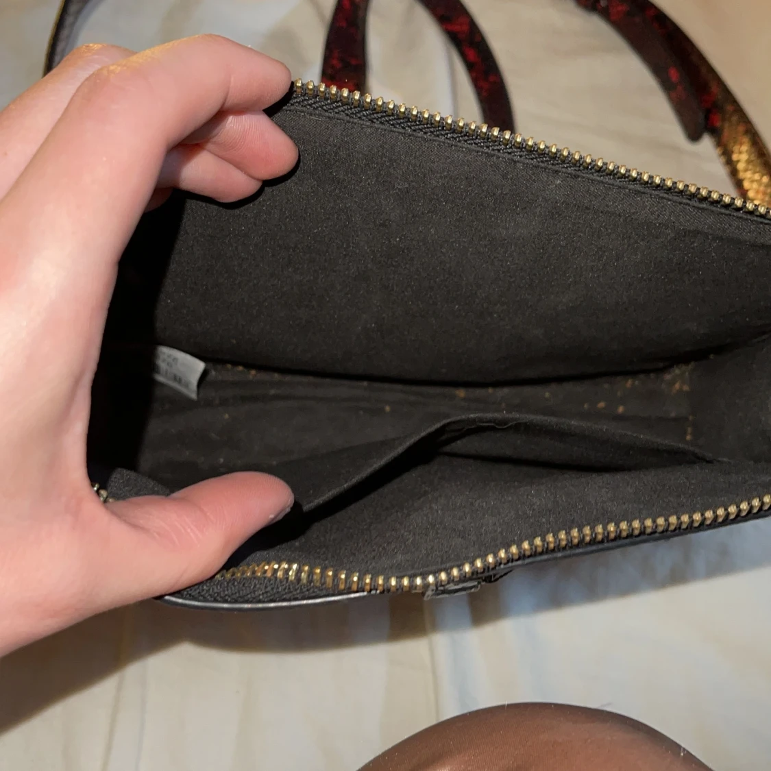 Röd ormskinsväska - 91