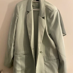 Grön blazer - Använd 3 gånger, oversized  