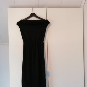 Off shoulder, svart, strand klänning 🌺 - 🌺Klänning är aldrig använd.                           