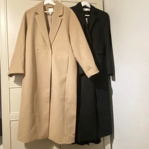 Beige/brun kappa  - Säljer denna helt nya kappa från H&M. Storlek S och normal i storleken. Nypris 700kr 