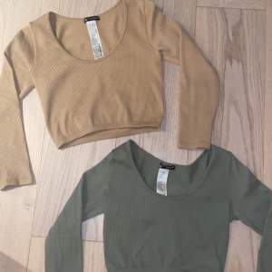 Säljer dom här 2 sköna tröjorna från zara, knapt använt, köp båda för 100 eller en för 50, köparen står för frakten💕