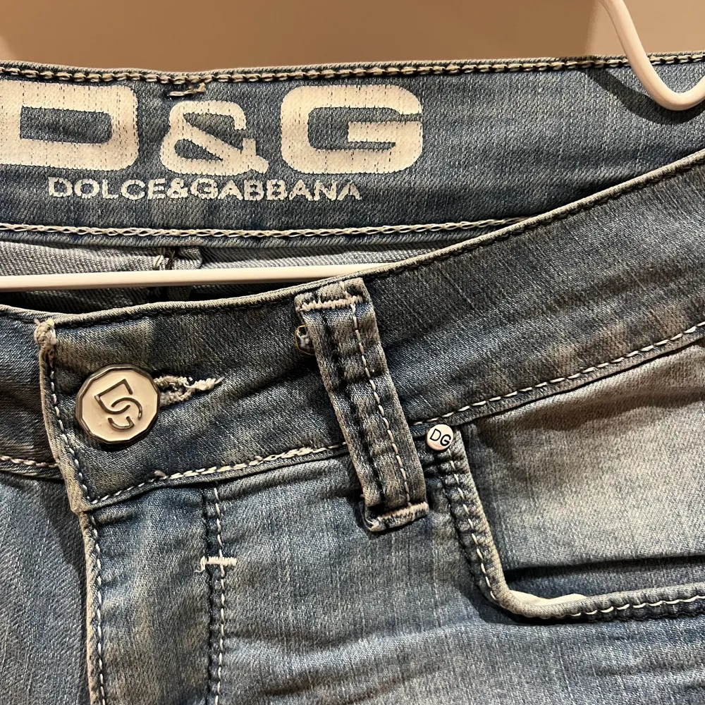 ”D&G” shorts i strl 36. Frakt priset baseras på vikten!. Shorts.