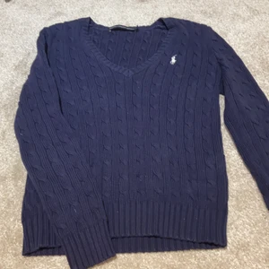 Ralph lauren - Ralph lauren stickad långärmad tröja i nytt skick bara använts 1 gång storlek M