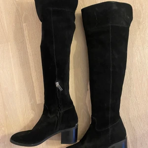 Michael kors stövlar  - Svarta michael kors stövlar. Använda fåtal ggr. 