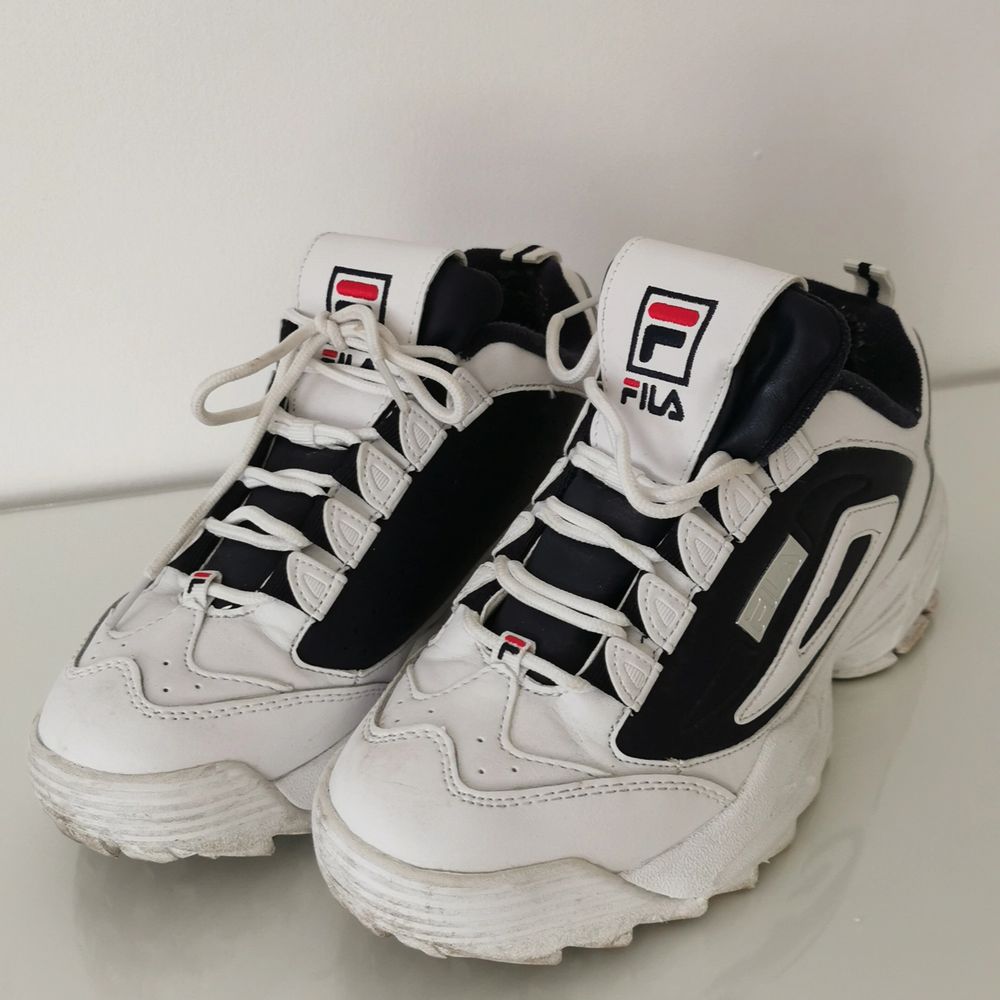 Fila Disruptor Low White and dark blue | Plick Second Hand