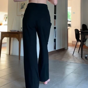 Adsgn pants - Alice stenlövs varumärke adsgn. De senaste släppet av hennes kostymbyxa. Endast testade aldrig använda. Storlek M. Jag är 182cm. Hör av dig om du har några frågor!❤️