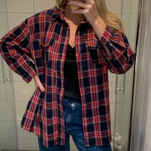 Rutig skjorta  - ”Basen” är marinblå🤍