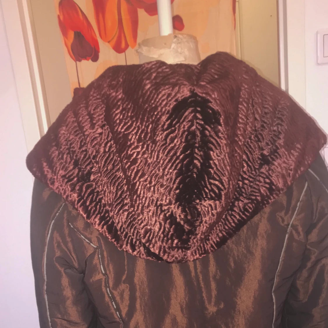 Röd jacka sammetskrage - 90