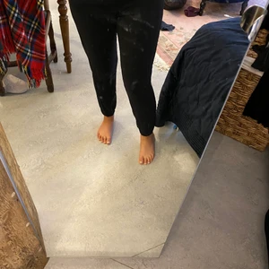 NAKD mjukis - Aldrig använda, köpta på en nakd outlet och nypriset va ca 150kr. dom är bekväma och storleken är S. Passar folk med långa ben och korta ben!