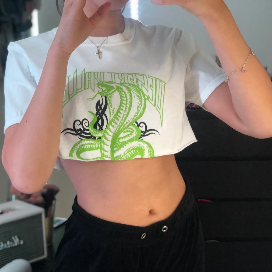 Croptop från prettylittlethings. Tyvärr inte kommit till användning - 90