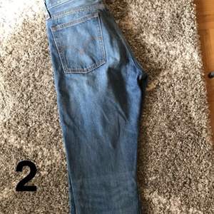 Levis jeans i mom model storlek 27.