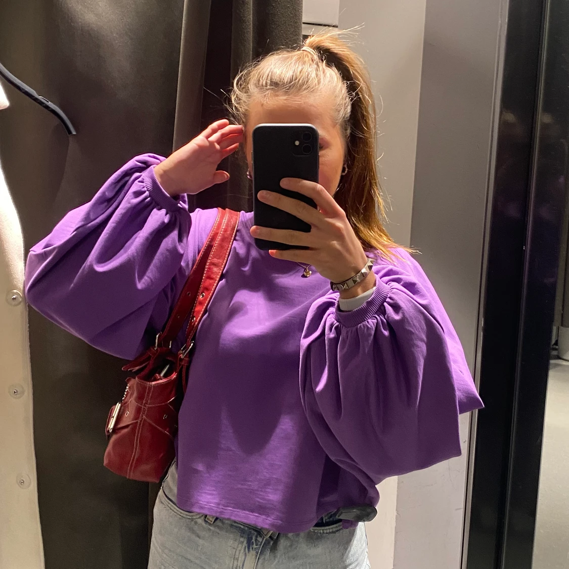 Snygg lila tröja med ballongärm 