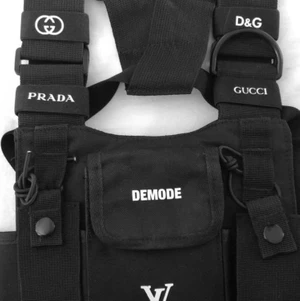 Väst  - Passar alla storlekar, Köpt på demode nypris 2000kr finns inte på hemsidan längre!