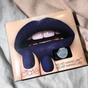 Ciaté Nagellack Velvet Manicure - Härlig mörkblå nagellacksfärg med fin coating!!! Oanvänd! Köparen står för frakt! 