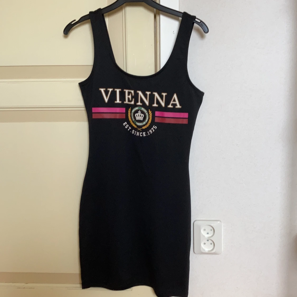 H&M kort tight klänning - 90