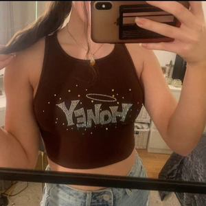 Topp - Honey topp 🍯 i strl XS. Budgivning från 50kr. Jag kan mötas upp i sthlm❣️