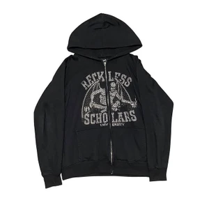 Reckless - Reckless Scholars hoodie  PRE-OWNED M 1599kr NOW AVAILABLE ONLINE - Restocked.se