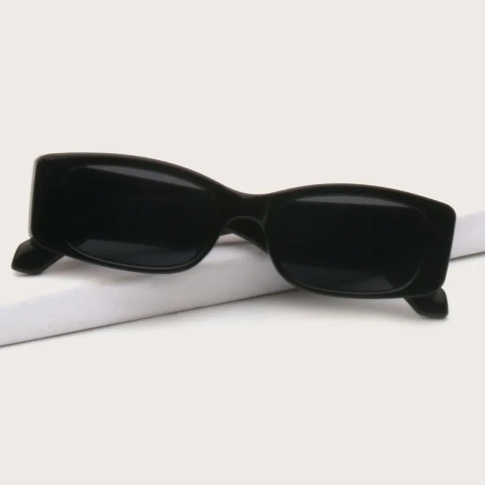coola solglasögon, passar perfekt till sommaren 🦋. Accessoarer.