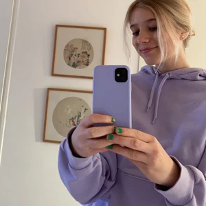 Hoodie - En lila hoodie i toppkvalitet! Storlek S och pris 90kr.💕💕