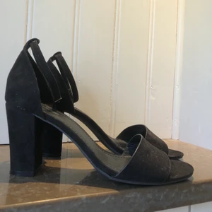 Klackskor - Svarta klackar i storlek 40. Skriv för frågor eller fler bilder🎉