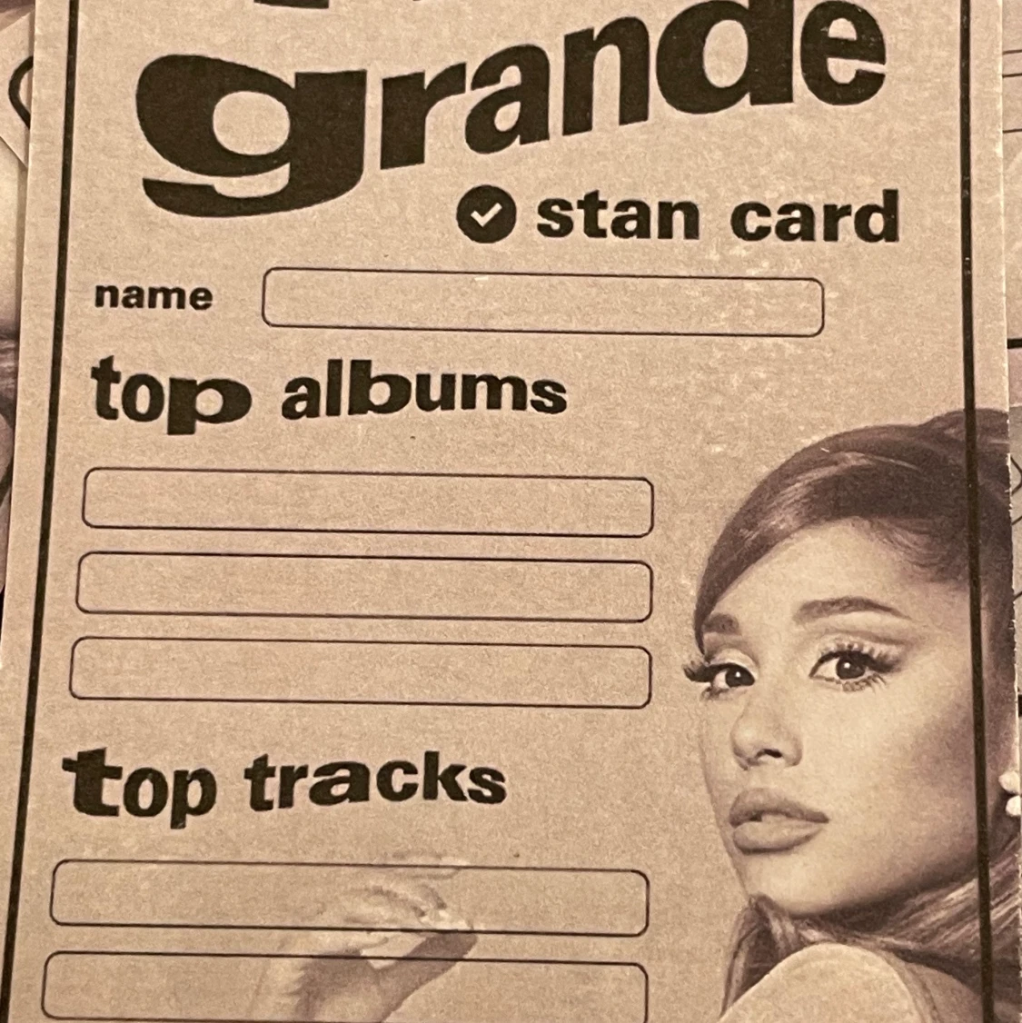 Ariana stand card💗 - 91