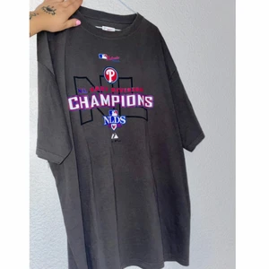 NLDS 2008 baseball t-shirt XL - Oversized baseball graphic t-shirt storlek XL ⚾️ 