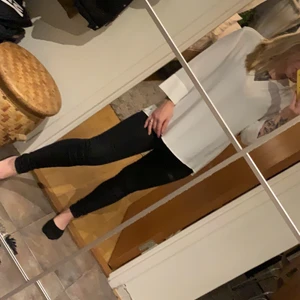 Tommy Hilfiger blus - Oanvänd blus från Tommy Hilfiger. Inte haft på mig den mer än när den fotats för denna annonsen. 