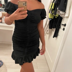 Svart klänning  - Svart klänning i st S. Aldrig använd 