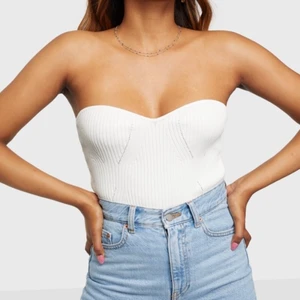 Topp gina - En bandau topp från Gina tricot, säljer så den inte kommer till användning😝