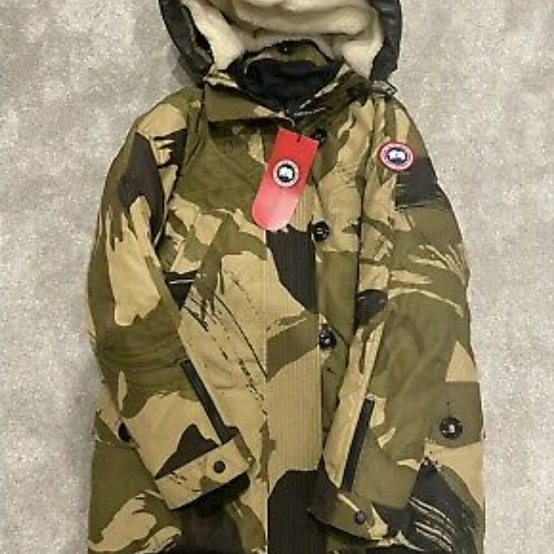 CANADA GOOSE Camo JACKA “ MYCKET OVANLIG